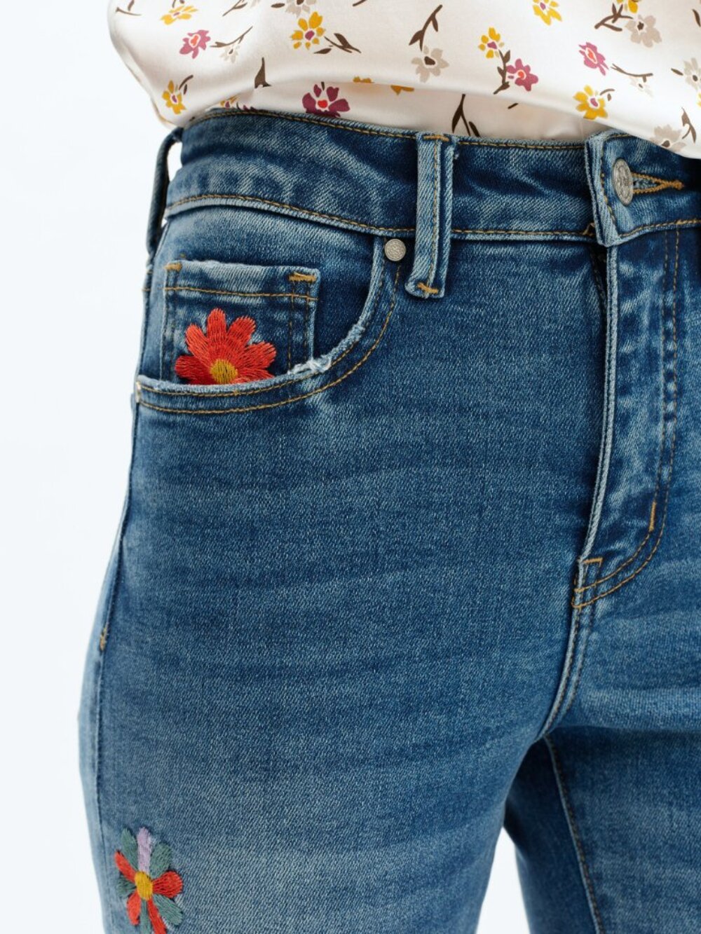 NWT Bayeas Flora Flower Child Mid Rise Embroidered Flare Jeans - Picture 8 of 9